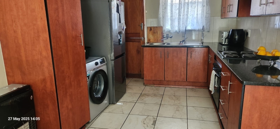 3 Bedroom Property for Sale in Waterval East North West